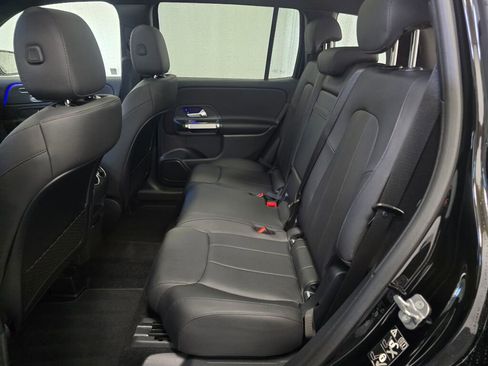 Used 2025 Mercedes-Benz GLB 250 4MATIC image 18