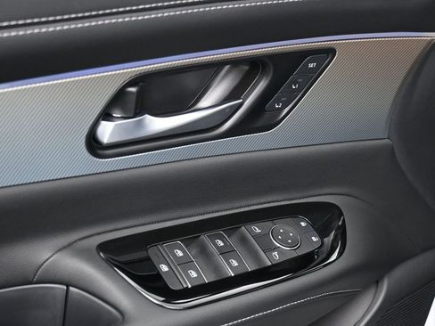 Certified 2025 Nissan Murano SL image 17