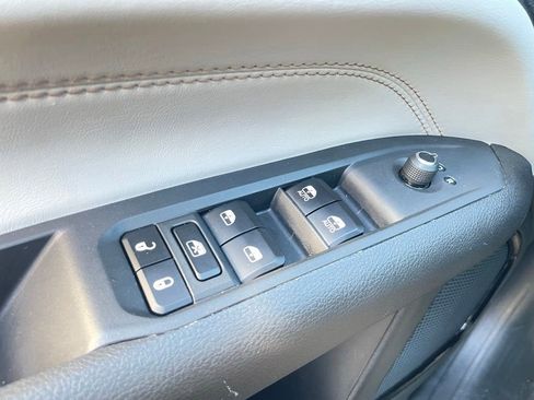 Certified 2025 Jeep Compass Limited AWD/4WD image 17