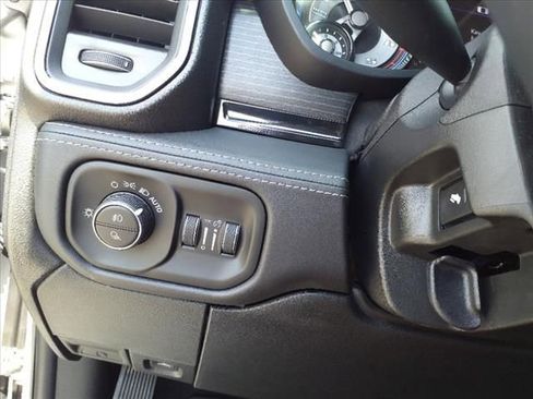 Used 2022 RAM 3500 Limited AWD/4WD image 27