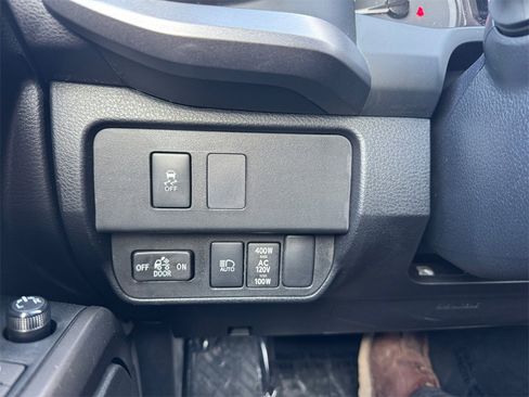 Used 2023 Toyota Tacoma TRD Sport w/ Technology Package image 28