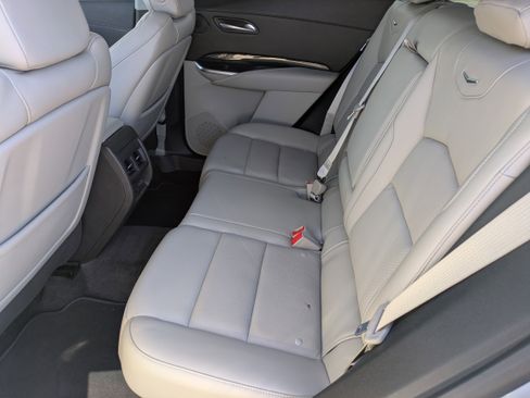 Used 2021 Cadillac XT4 Premium Luxury image 15