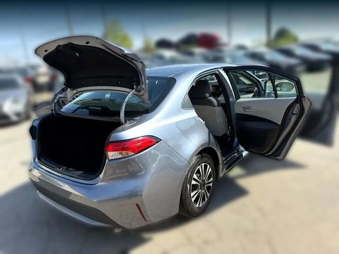 Used 2021 Toyota Corolla L image 30