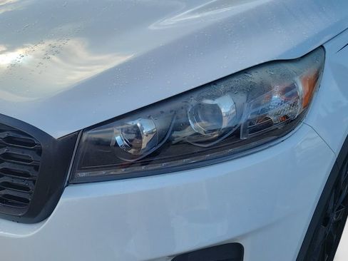 Used 2019 Kia Sorento S FWD image 23