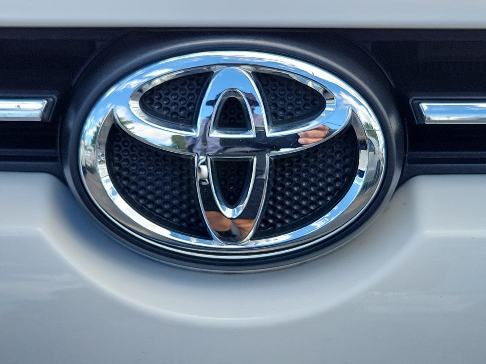 Used 2020 Toyota 4Runner SR5 Premium w/ Moonroof Package AWD/4WD image 22