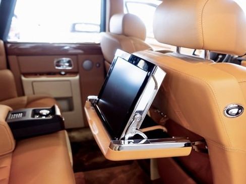 Used 2010 Rolls-Royce Phantom Sedan image 23
