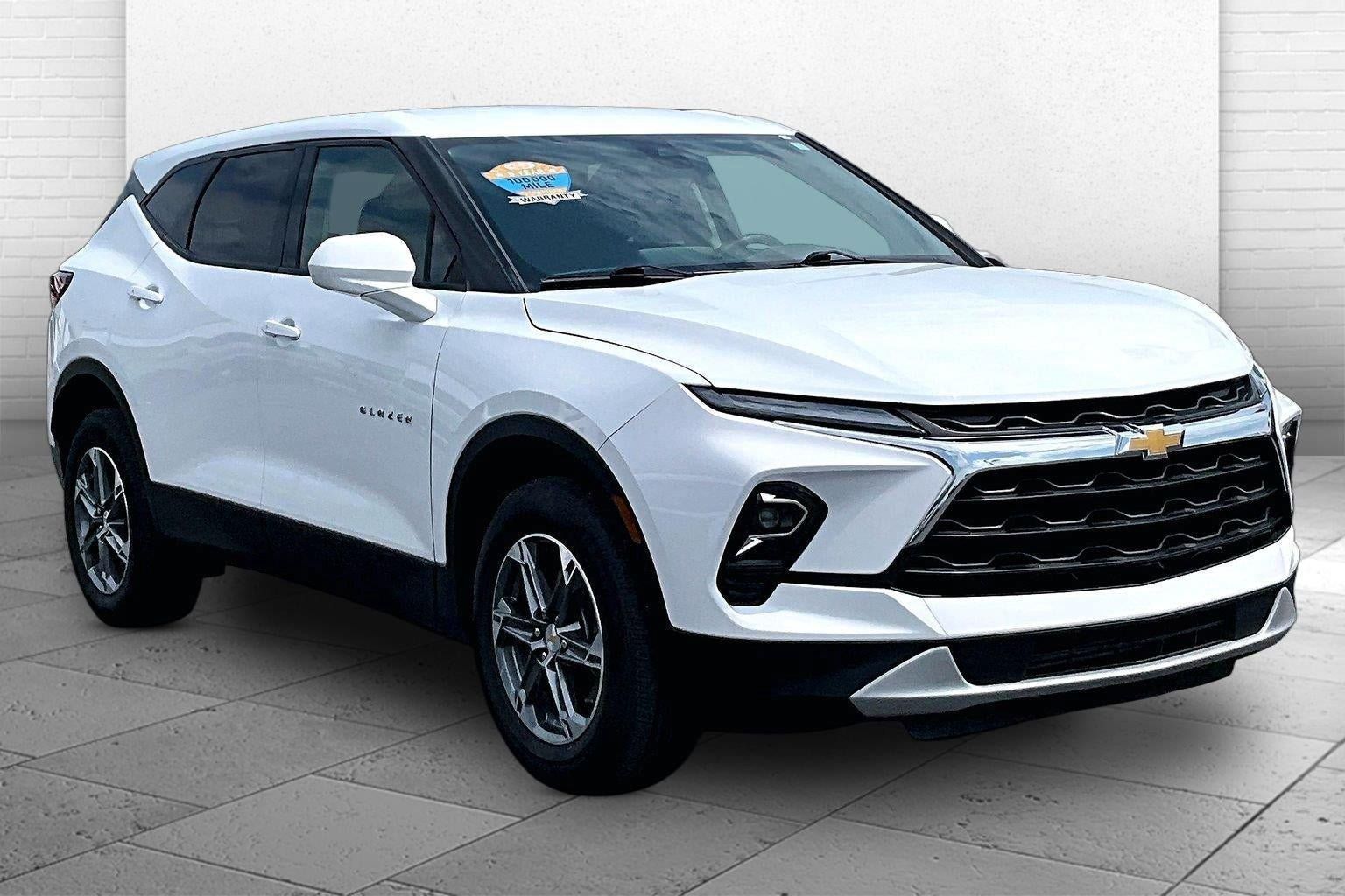Used 2025 Chevrolet Blazer LT FWD image 1