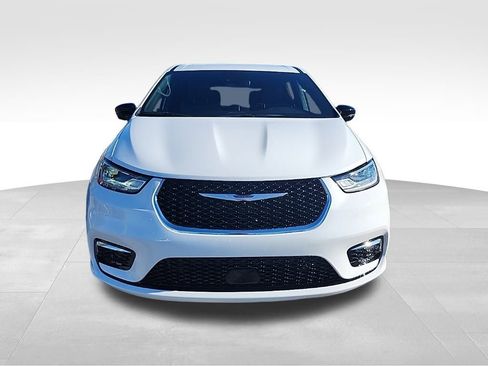 New 2026 Chrysler Pacifica Select image 16