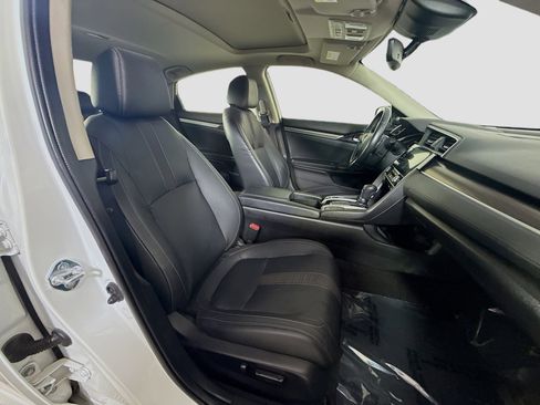 Used 2019 Honda Civic Touring image 29
