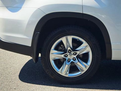 Used 2015 Toyota Highlander Limited AWD/4WD image 44