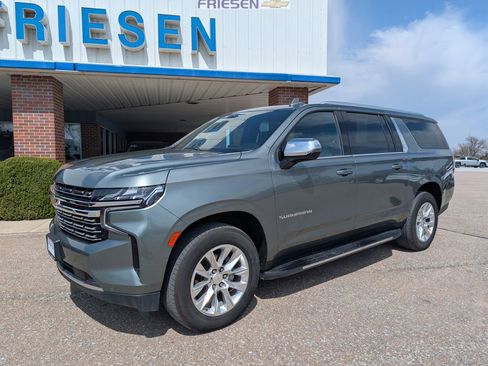 Used 2023 Chevrolet Suburban Premier image 1