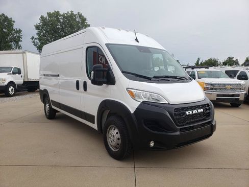 Used 2025 RAM ProMaster 2500 w/ Convenience Group FWD image 5