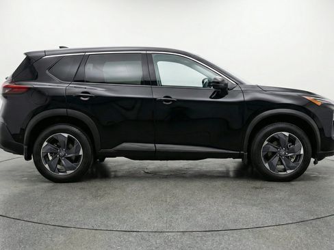 Used 2025 Nissan Rogue SV AWD/4WD image 11