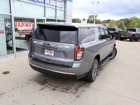 Used 2021 Chevrolet Suburban LT AWD/4WD image 48