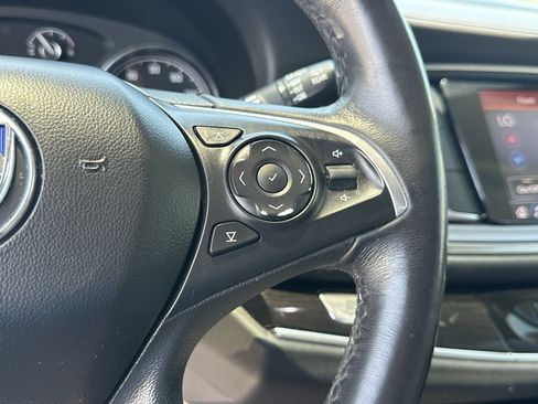 Used 2020 Buick Enclave Essence FWD image 29
