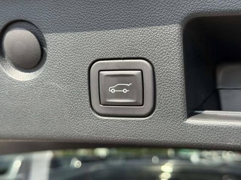 Used 2025 Chevrolet Equinox LT w/ Convenience Package II AWD/4WD image 10