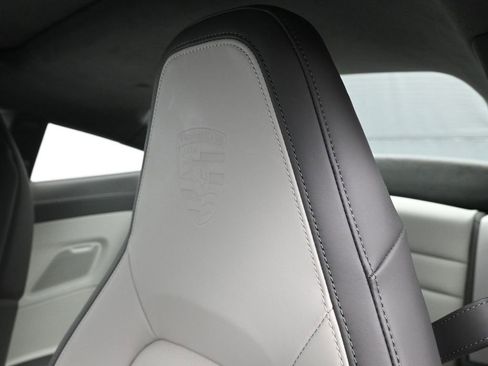 Used 2025 Porsche 911 Carrera image 18