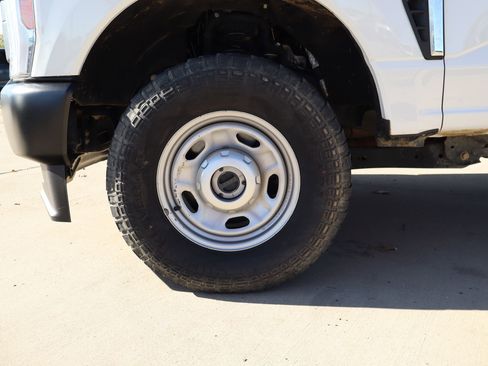 Used 2023 Ford F250 XL image 12