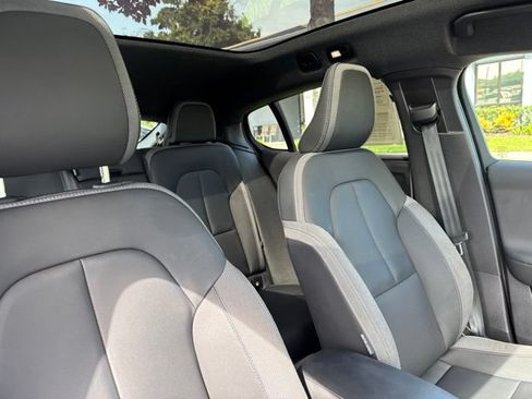 Used 2023 Volvo C40 Recharge Core w/ Climate Package AWD/4WD image 11
