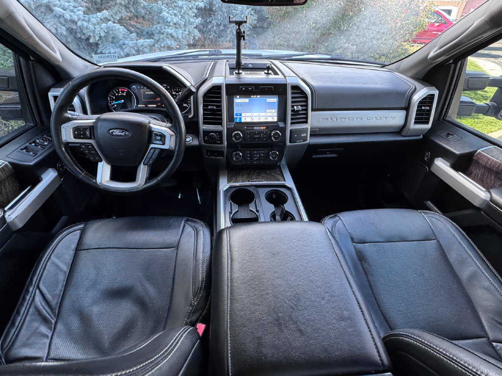 Used 2019 Ford F250 Lariat w/ Lariat Ultimate Package AWD/4WD image 32