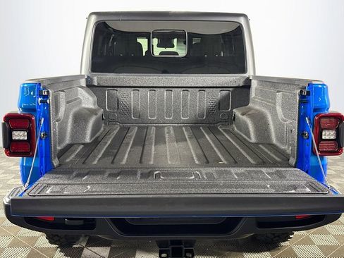 New 2025 Jeep Gladiator Willys image 20