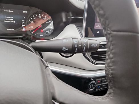 Used 2024 Jeep Compass Limited image 17