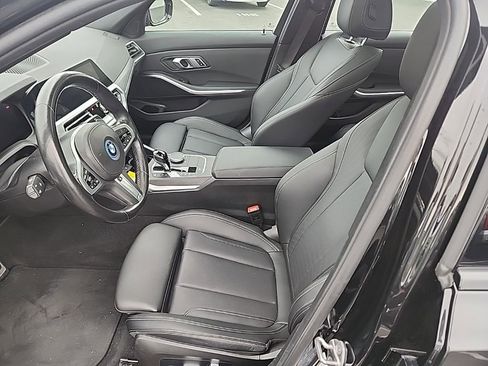 Used 2022 BMW 330e w/ M Sport Package image 10