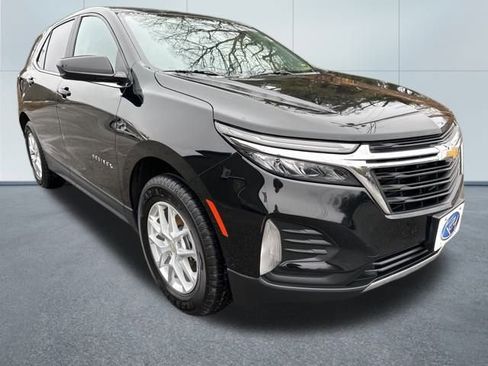 Used 2022 Chevrolet Equinox LT image 2