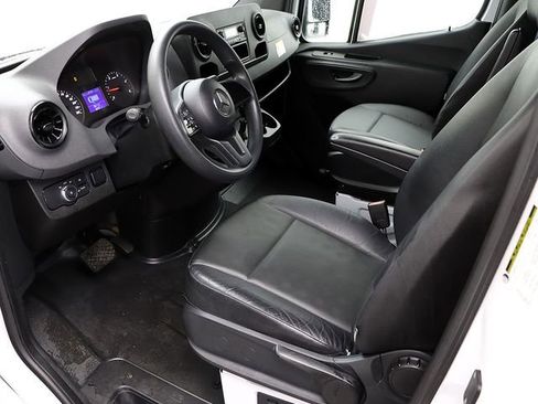 Used 2020 Mercedes-Benz Sprinter 2500 image 10