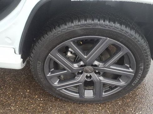 Used 2024 Jeep Compass Limited w/ High Altitude Package image 15