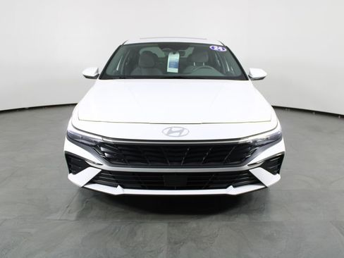 Certified 2024 Hyundai Elantra SEL w/ Convenience Package image 14