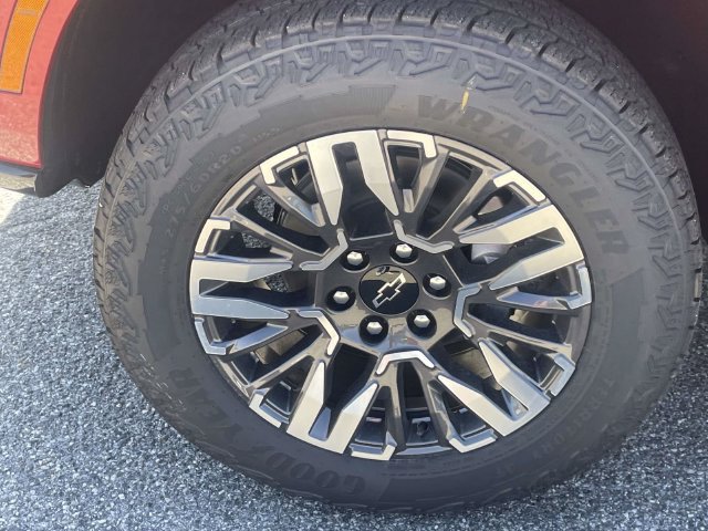 New 2027 Chevrolet Tahoe Z71 w/ Comfort Package AWD/4WD image 9