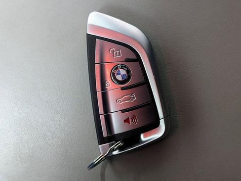 Used 2016 BMW i8 image 33