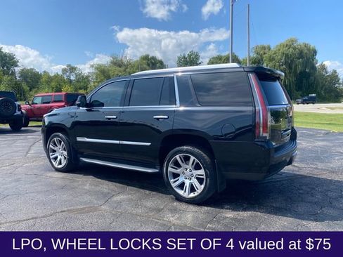 Used 2017 Cadillac Escalade Luxury AWD/4WD image 6