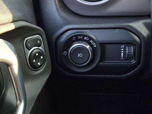 Certified 2023 Jeep Wrangler Unlimited Sport image 22