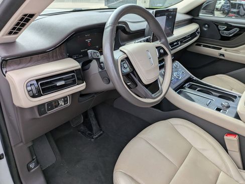 Used 2023 Lincoln Aviator Reserve w/ Equipment Group 201A RWD image 10
