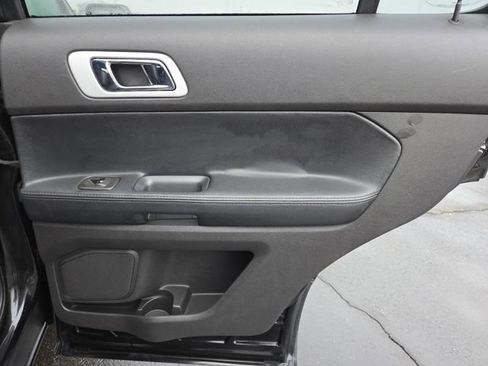 Used 2013 Ford Explorer Limited image 19