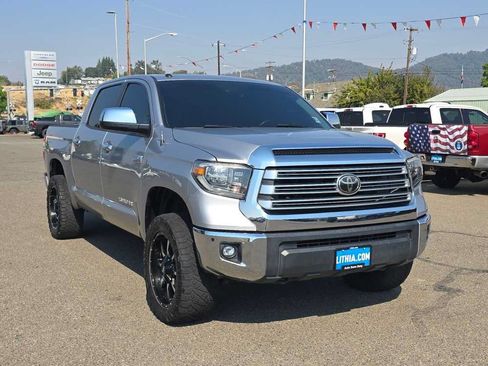 Used 2018 Toyota Tundra Limited w/ Limited Premium Package AWD/4WD image 7