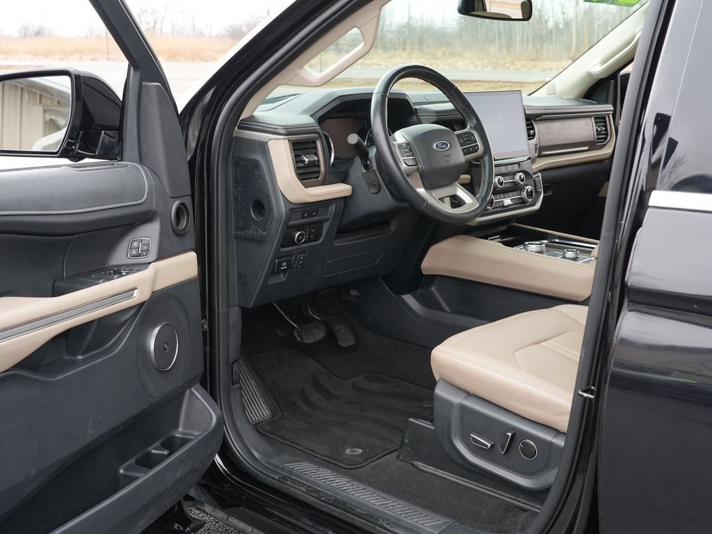Used 2024 Ford Expedition Max Limited AWD/4WD image 15