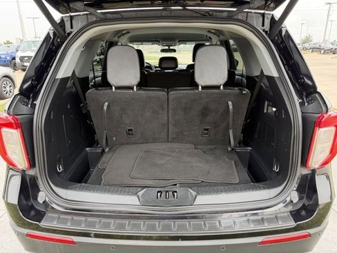 Used 2023 Ford Explorer XLT w/ Equipment Group 202A image 8