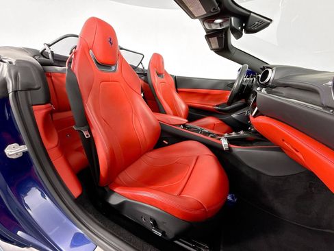 Used 2019 Ferrari Portofino RWD image 27