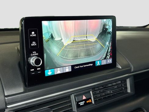 Used 2025 Honda Pilot Touring image 10