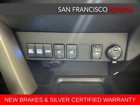 Certified 2018 Toyota RAV4 Limited image 27