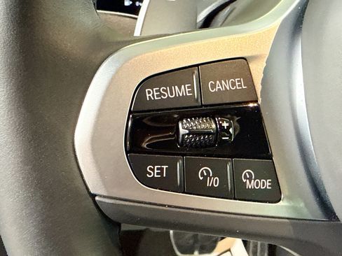 Used 2025 BMW X6 xDrive40i w/ Premium Package image 37