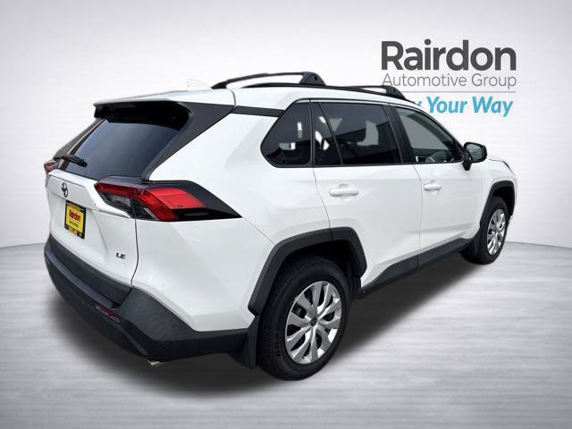 Used 2021 Toyota RAV4 LE FWD image 5