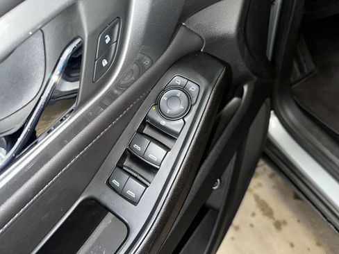 Certified 2023 Chevrolet Traverse LT image 5