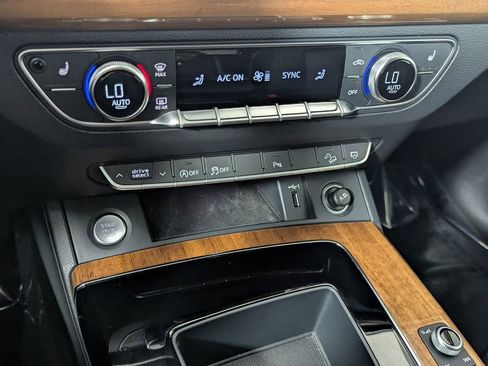 Used 2023 Audi Q5 2.0T Premium image 19