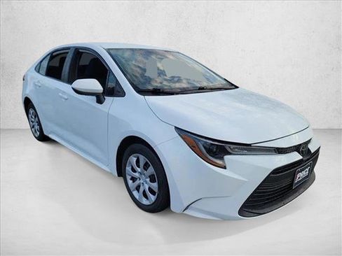Used 2024 Toyota Corolla LE FWD image 3