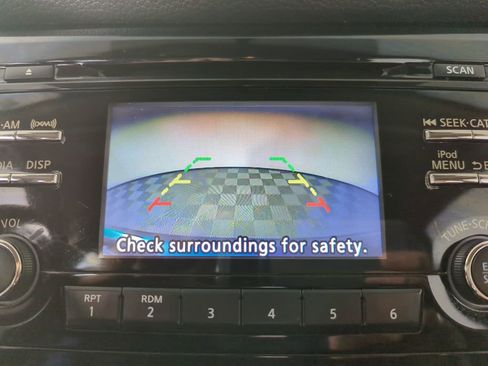 Used 2018 Nissan Rogue Sport S image 15