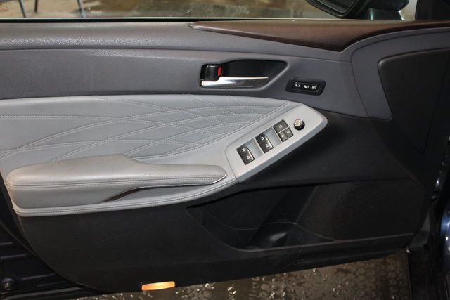 Used 2019 Toyota Avalon Limited w/ All Weather Liner Package FWD image 27